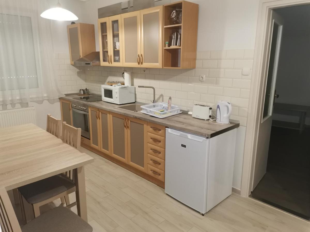 Zoli Apartmanok-Balcony Koelcsey 32 Hajdúszoboszló Zewnętrze zdjęcie