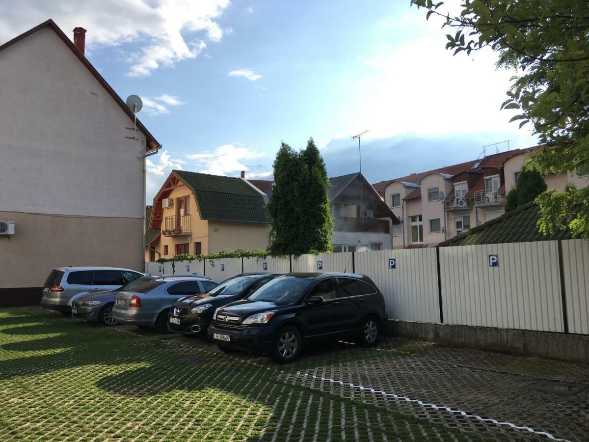 Zoli Apartmanok-Balcony Koelcsey 32 Hajdúszoboszló Zewnętrze zdjęcie
